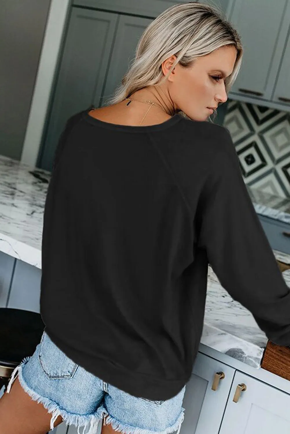 Black Full Sleeves Pullover Sweatshirt