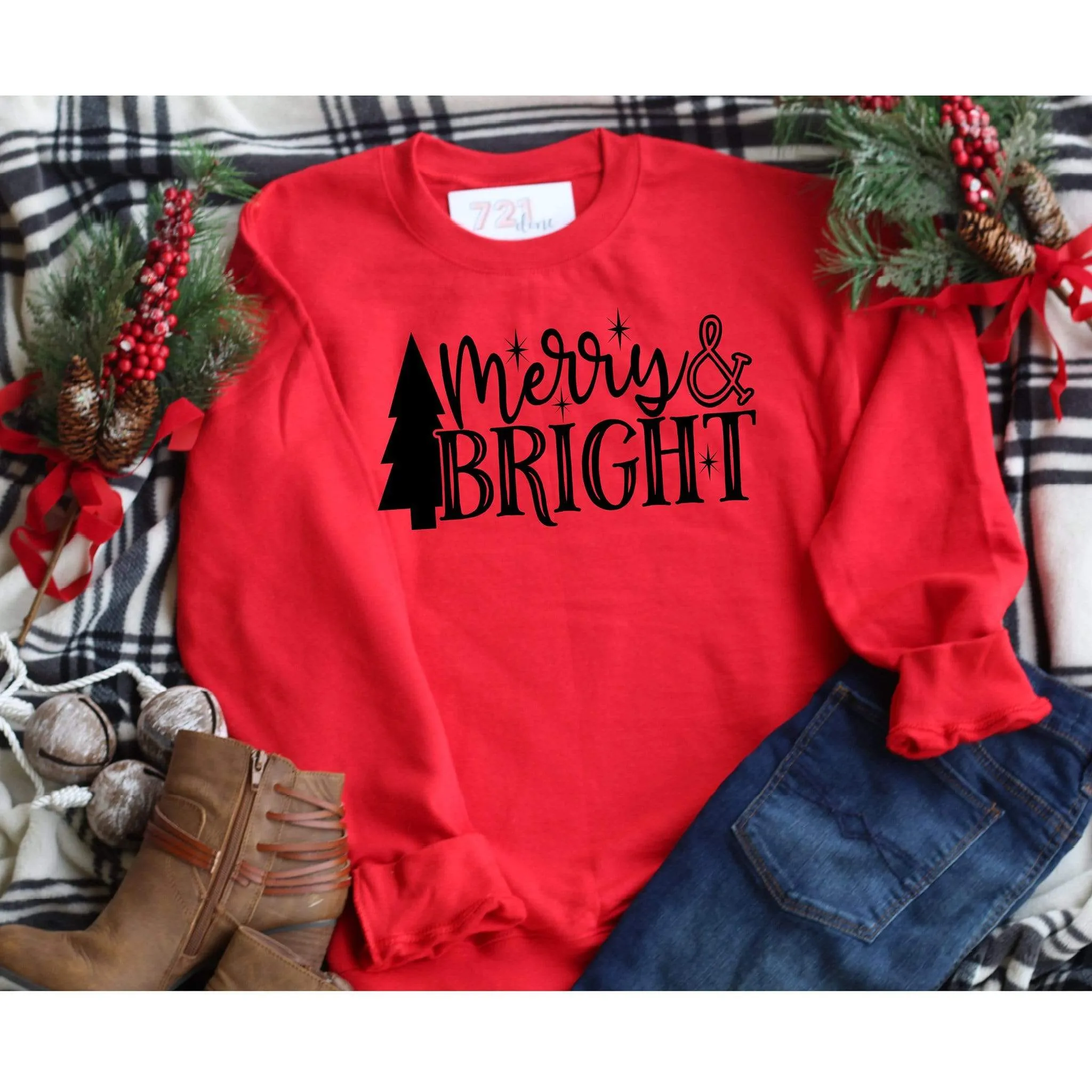 Boyfriend fit Crew neck Merry and bright sweatshirt for holiday time