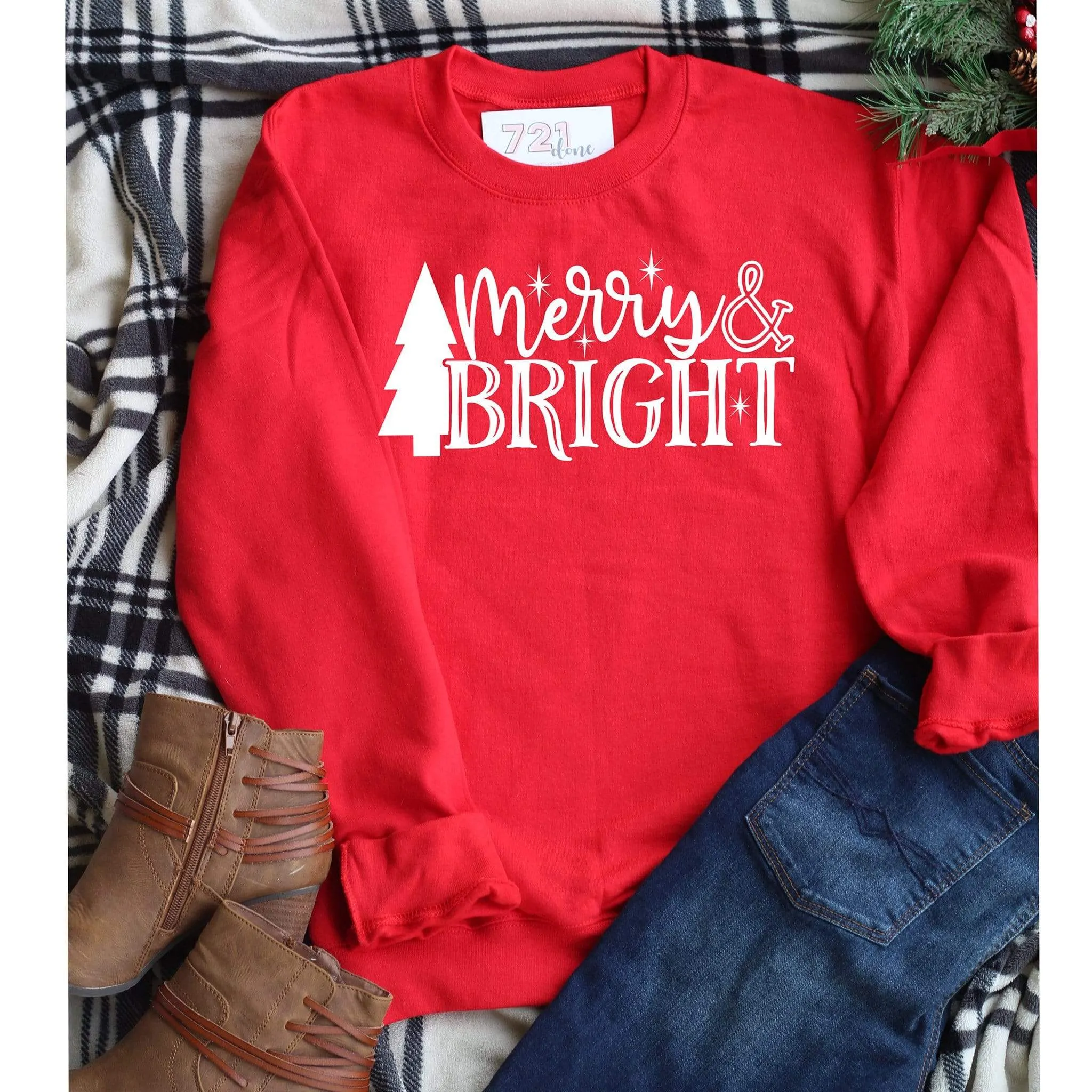 Boyfriend fit Crew neck Merry and bright sweatshirt for holiday time