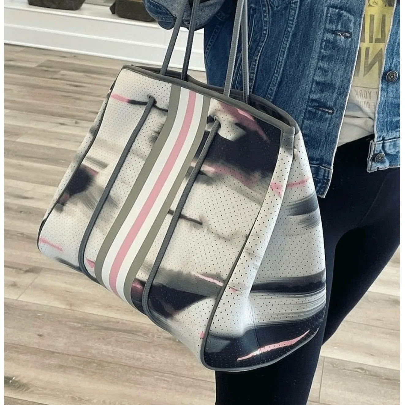 Classic Large Tote - Dufferin