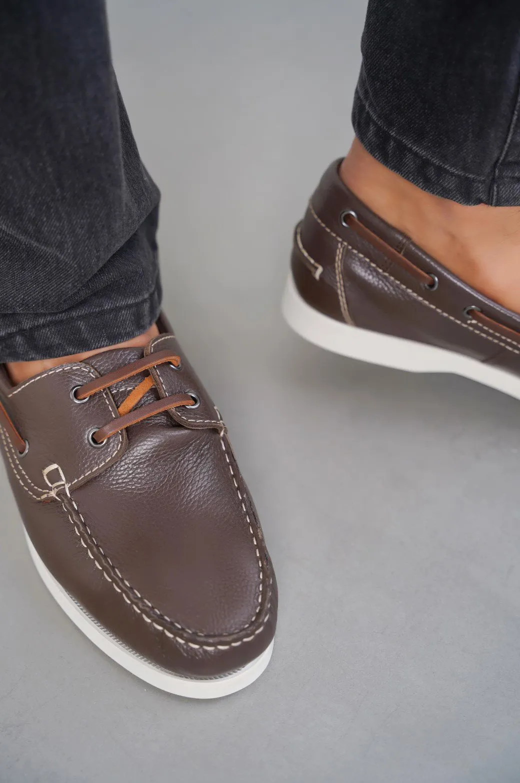 CLASSIC LEATHER BOAT SHOES