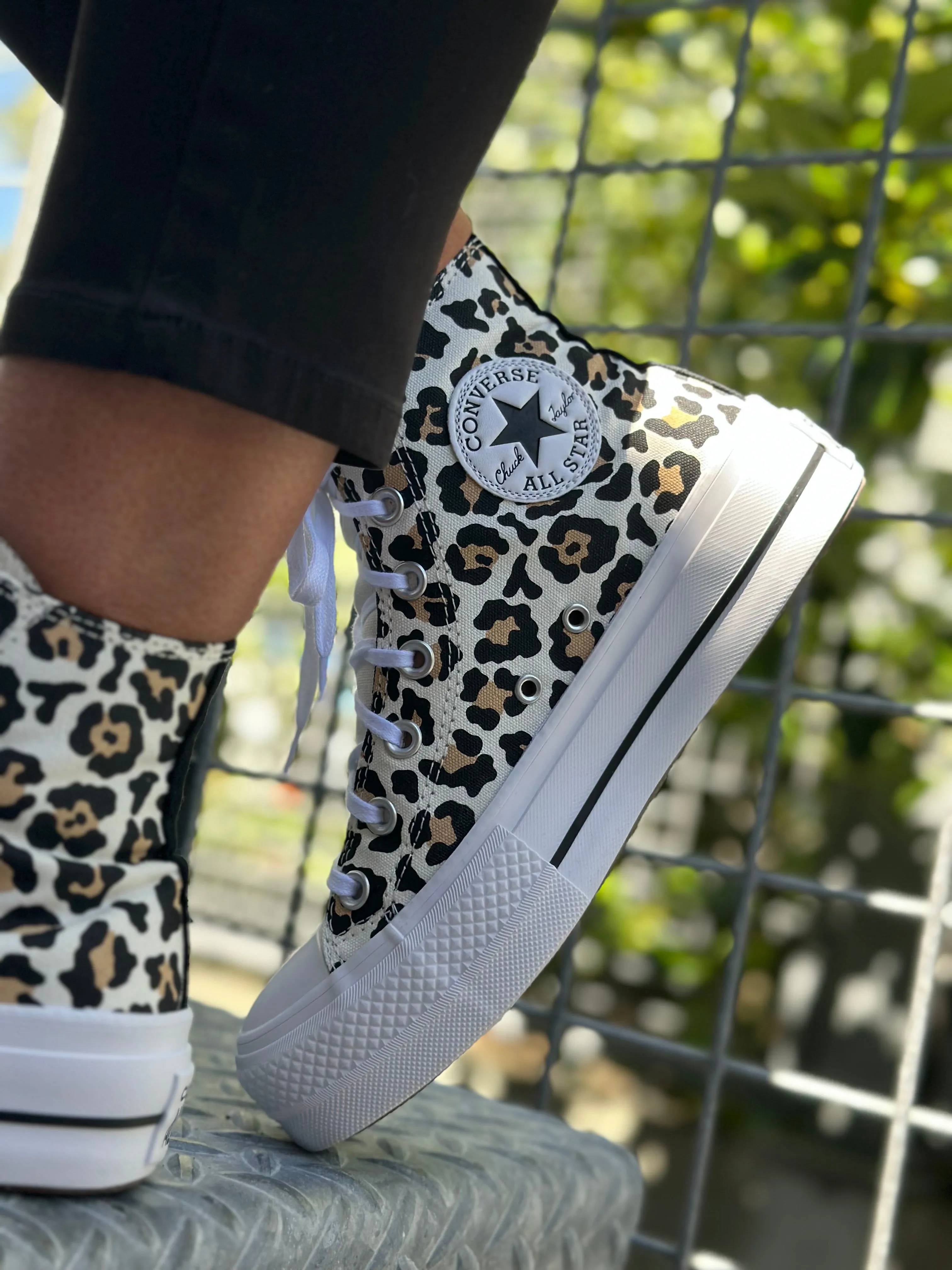 Converse Chuck Taylor Lift Leopard Love High White