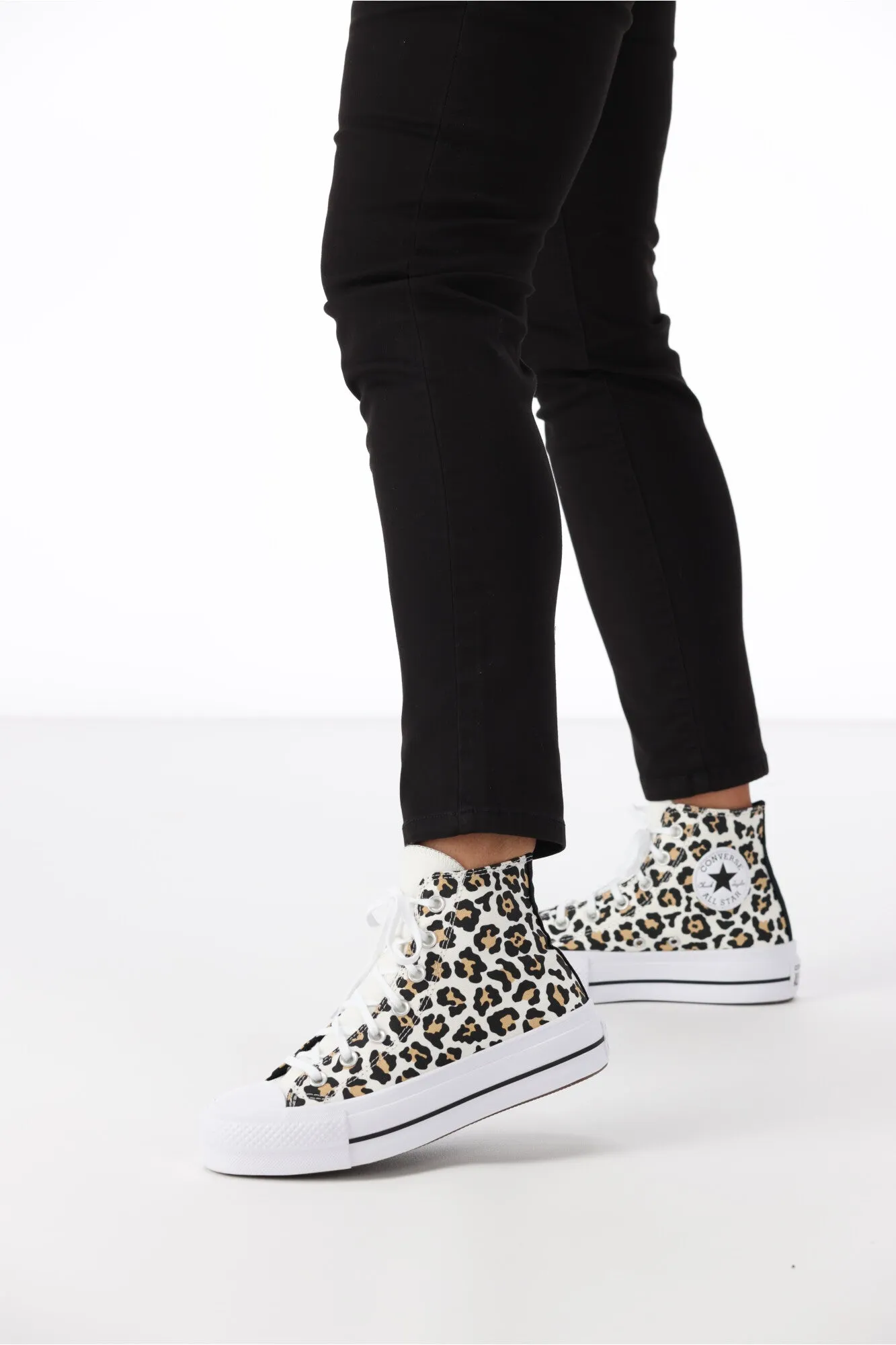 Converse Chuck Taylor Lift Leopard Love High White