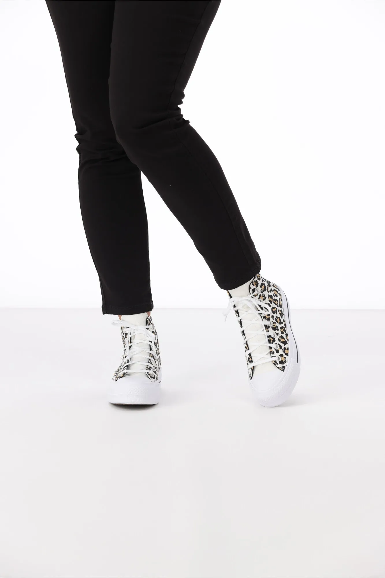 Converse Chuck Taylor Lift Leopard Love High White