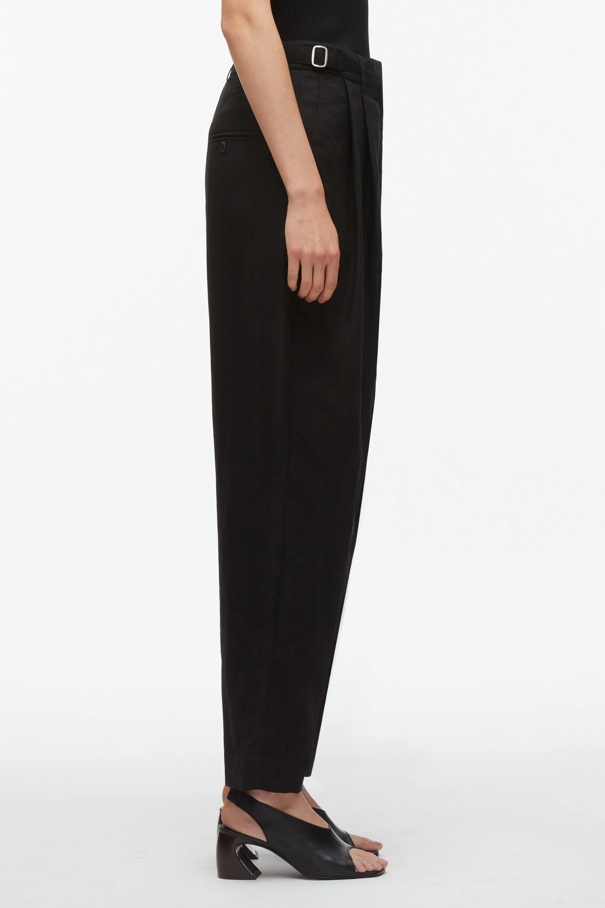 Double Pleat Taper Trouser