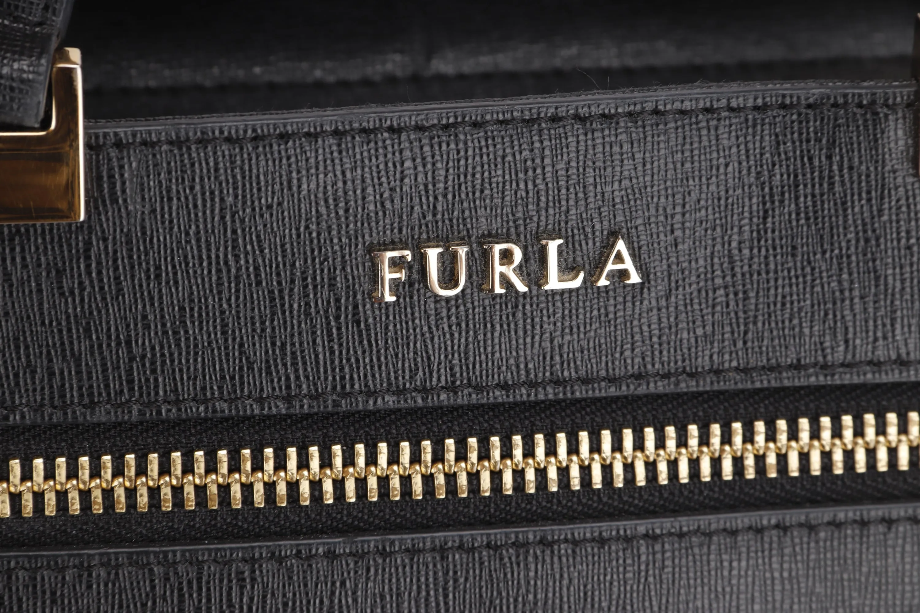 FURLA BLACK LEATHER TOTE, WITH STRAP & DUST COVER