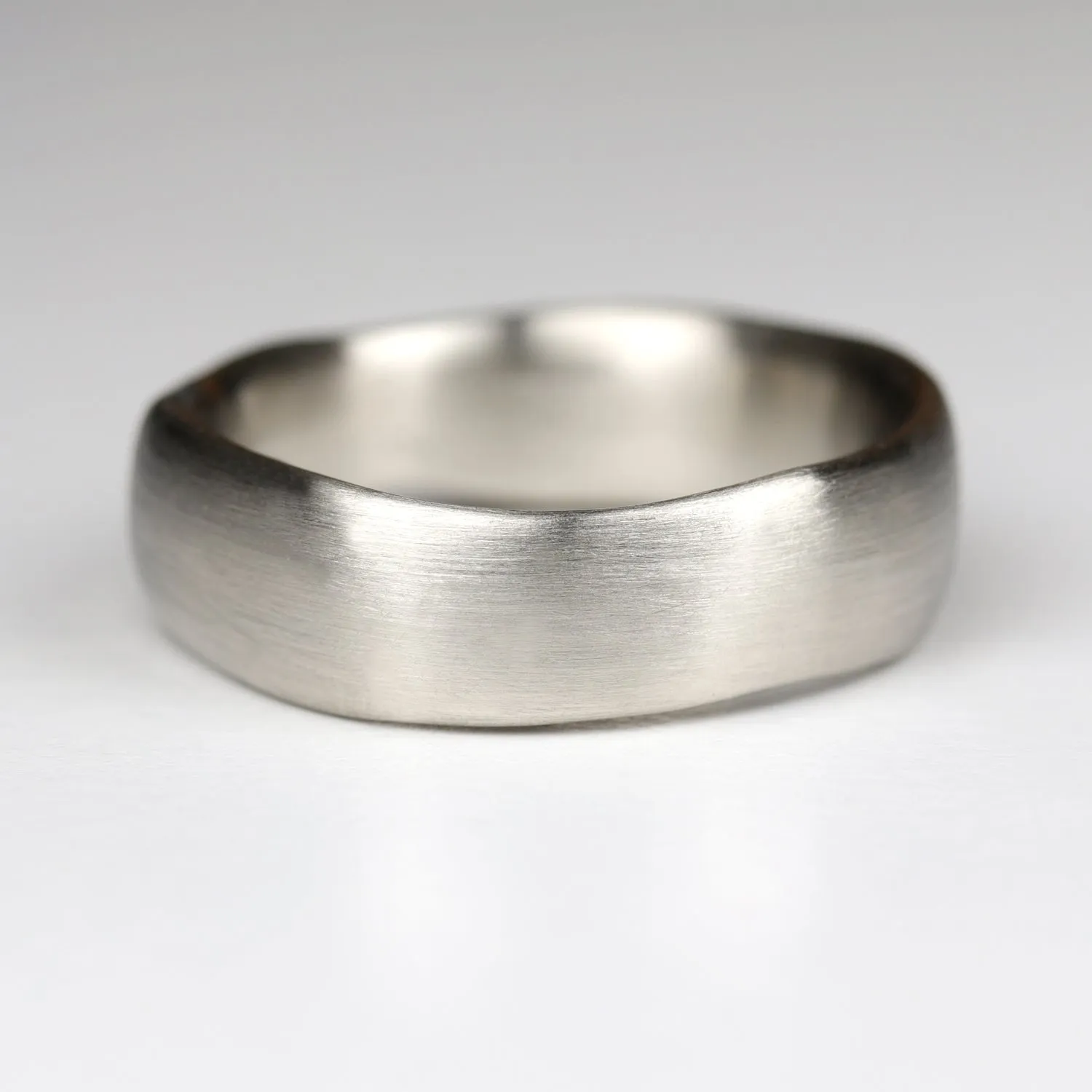 Medium Sculpted Band