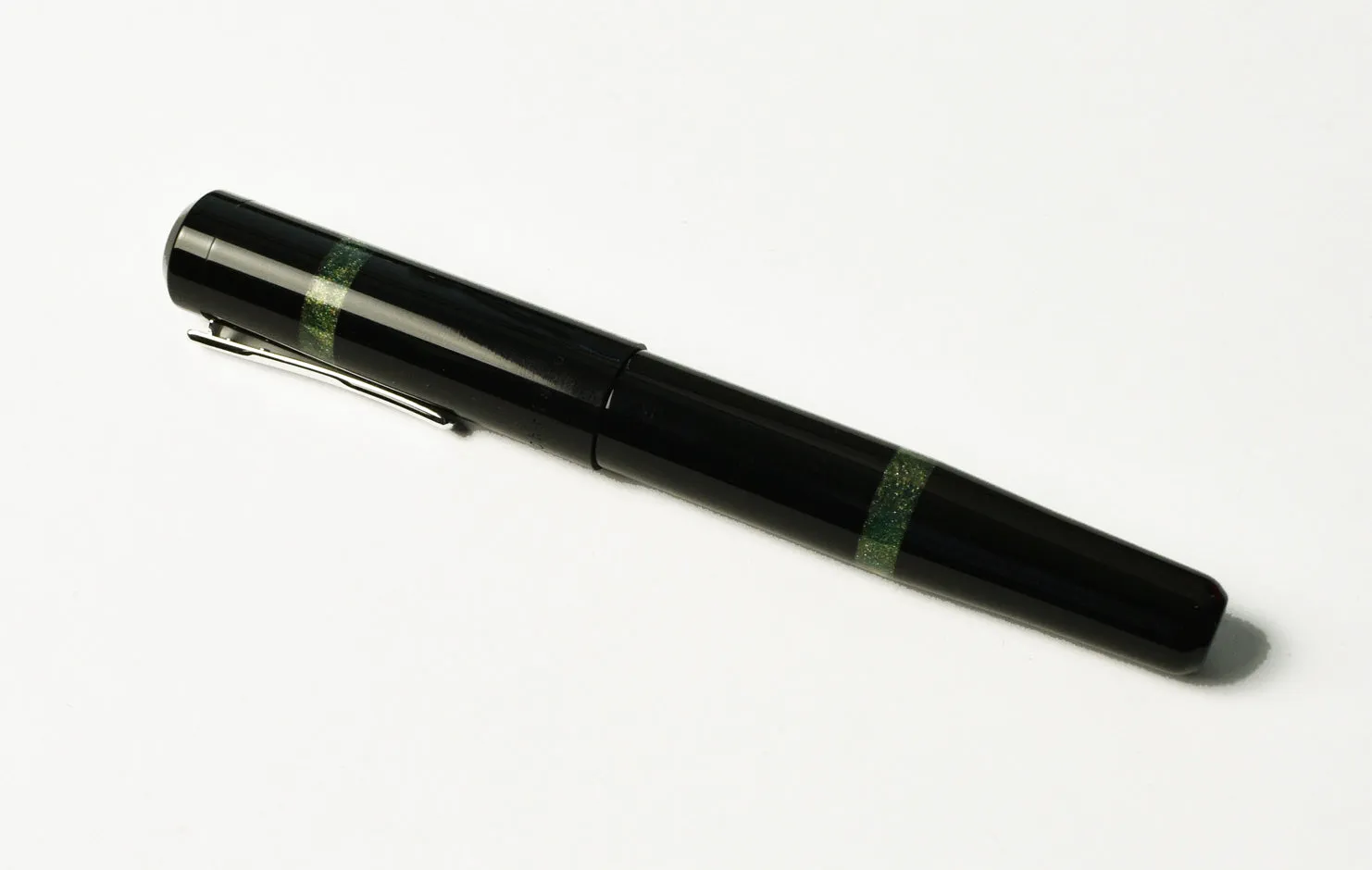 Model 19 Fountain Pen - Black & Diamondcast Green