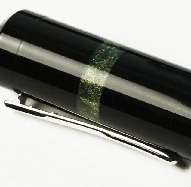 Model 19 Fountain Pen - Black & Diamondcast Green