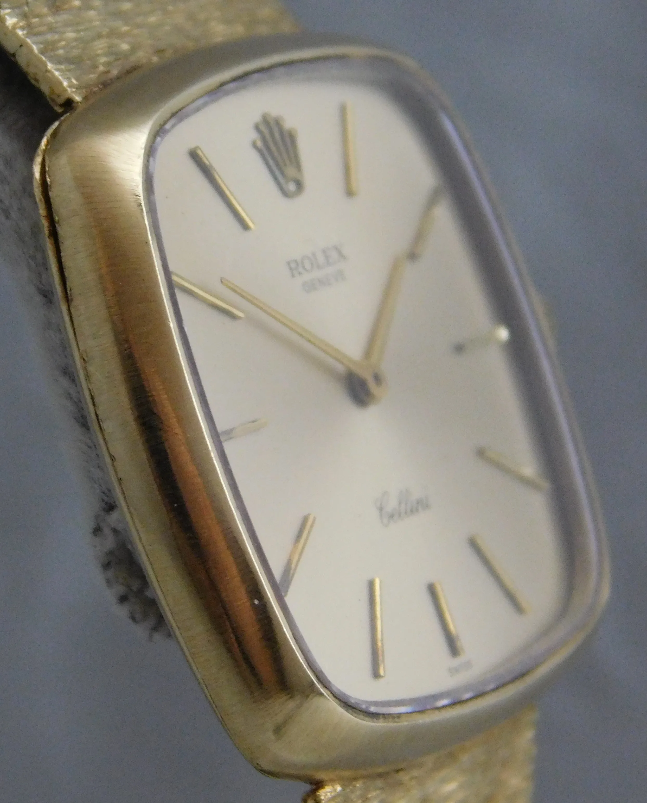 Rolex Cellini 14k Solid Yellow Gold Manual Wind Gold Dial Mens Watch....30mm