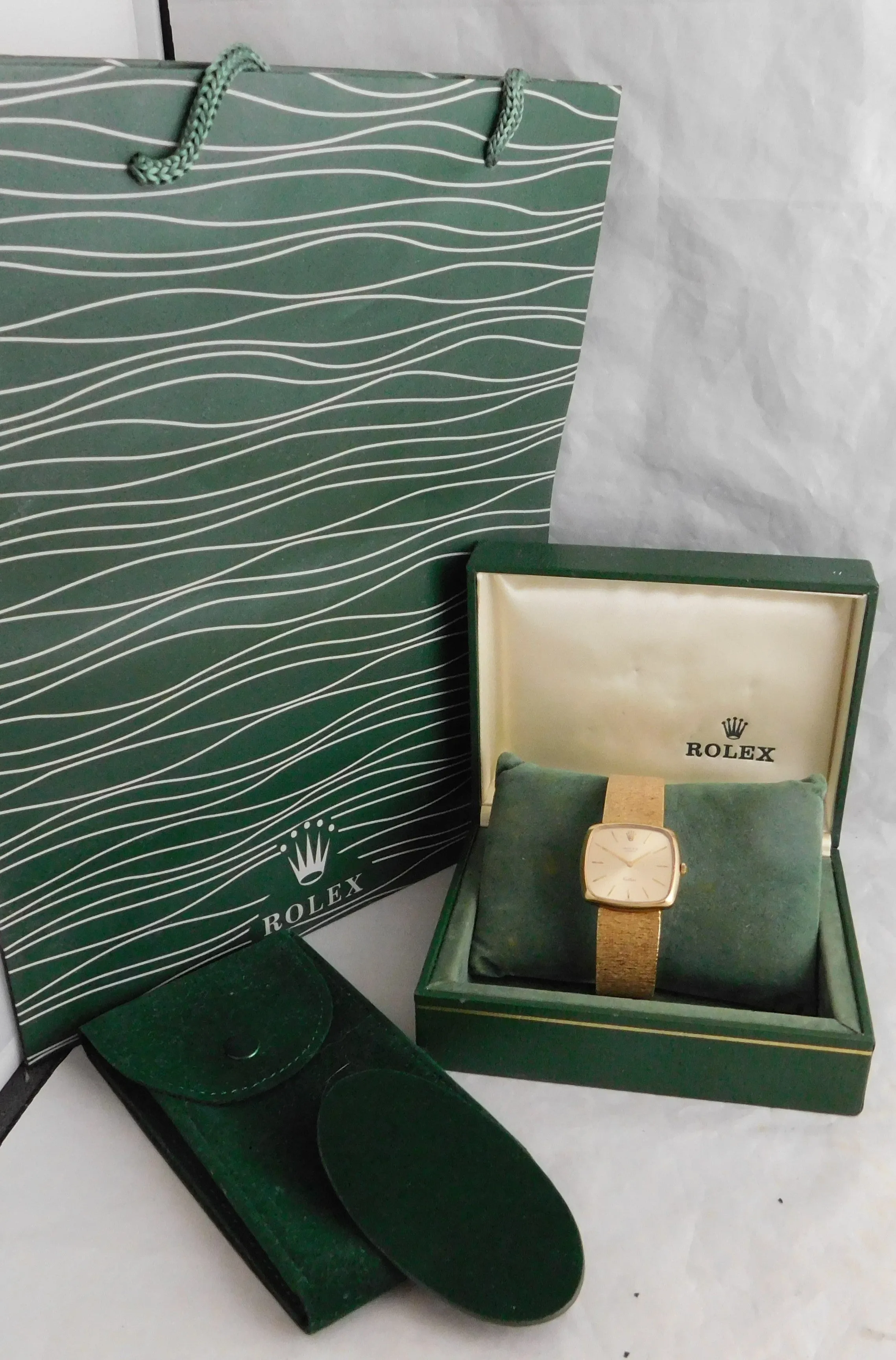 Rolex Cellini 14k Solid Yellow Gold Manual Wind Gold Dial Mens Watch....30mm