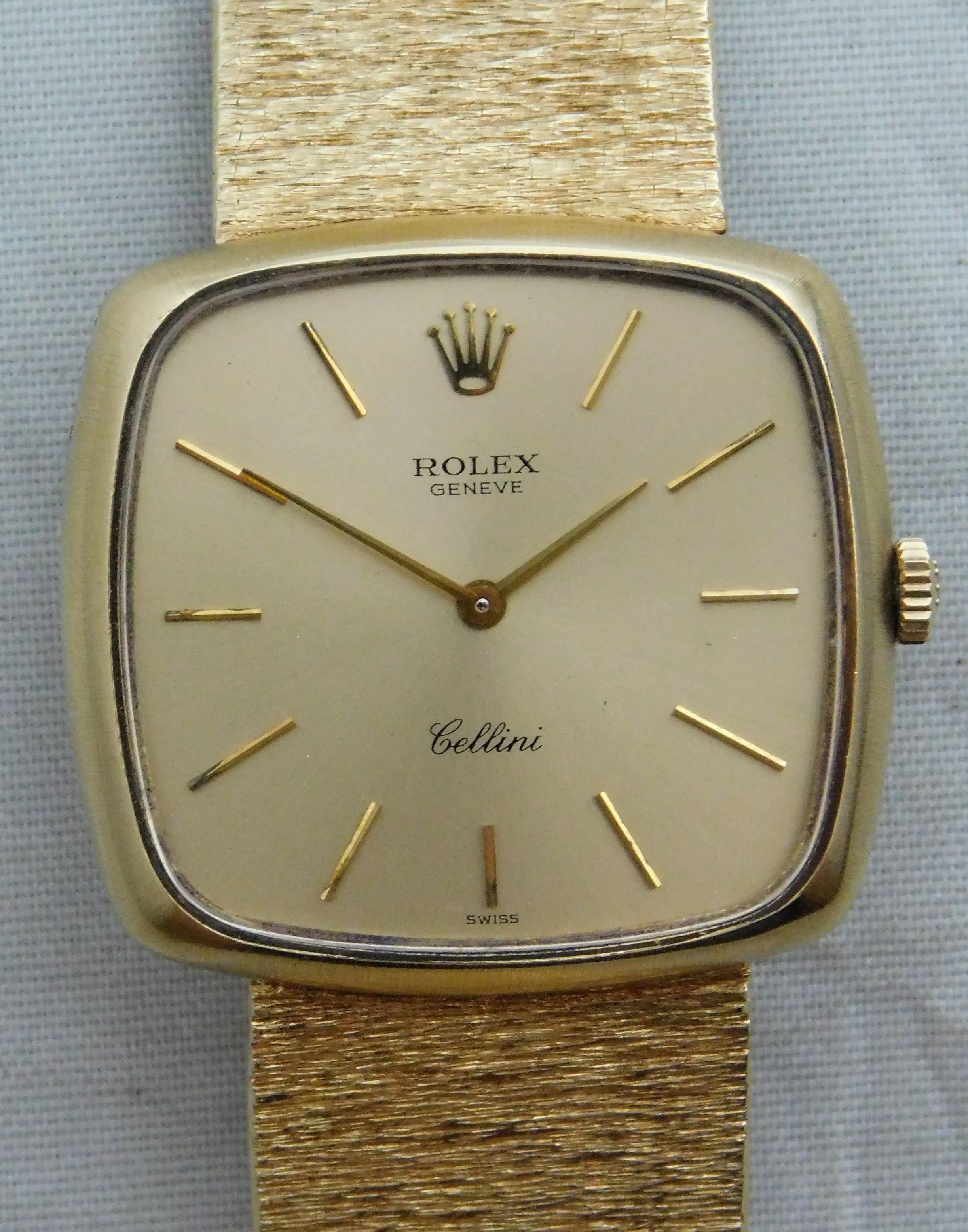 Rolex Cellini 14k Solid Yellow Gold Manual Wind Gold Dial Mens Watch....30mm